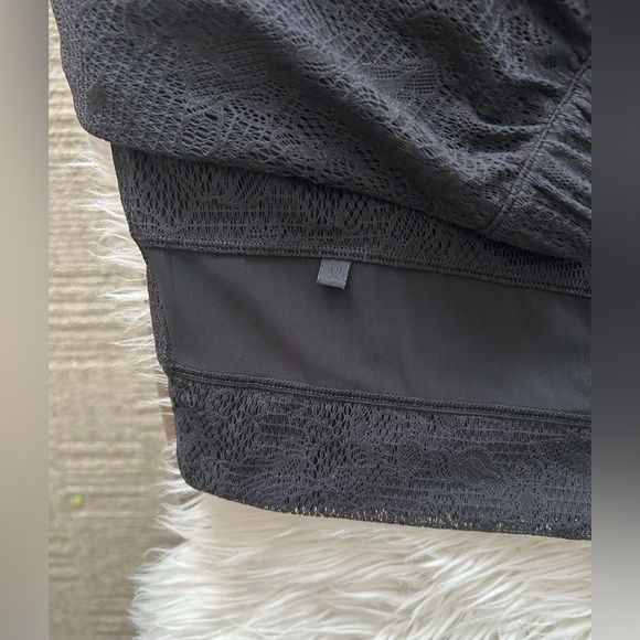Size 6 Lululemon In Depth Jacket *Lace Black - Picture 8 of 9